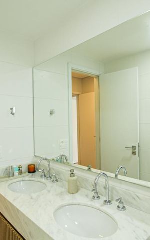 Apartamento para alugar com 109m², 3 quartos e 2 vagas Apartamento para alugar com 109m², 3 quartos e 2 vagasBanheiro da Suíte 1