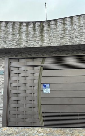Casa à venda com 259m², 3 quartos e 3 vagas Casa à venda com 259m², 3 quartos e 3 vagasFachada