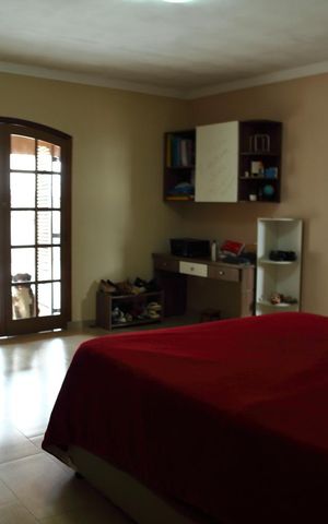 Casa à venda com 259m², 3 quartos e 3 vagasSuíte 