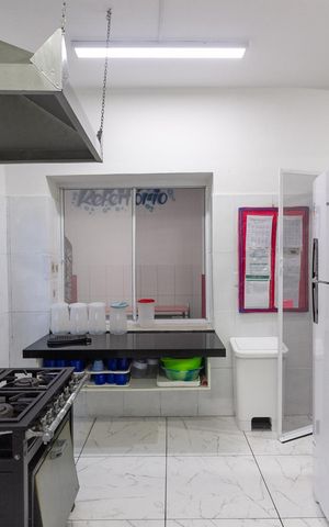 Casa para alugar com 500m², 6 quartos e 2 vagas Casa para alugar com 500m², 6 quartos e 2 vagasCozinha