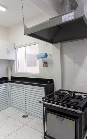 Casa para alugar com 500m², 6 quartos e 2 vagas Casa para alugar com 500m², 6 quartos e 2 vagasCozinha