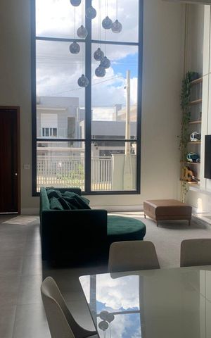 Casa à venda com 225m², 3 quartos e 4 vagas Casa à venda com 225m², 3 quartos e 4 vagasSala