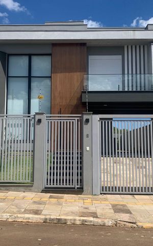 Casa à venda com 225m², 3 quartos e 4 vagas Casa à venda com 225m², 3 quartos e 4 vagasFachada