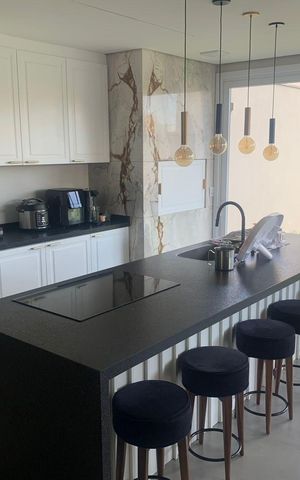 Casa à venda com 225m², 3 quartos e 4 vagas Casa à venda com 225m², 3 quartos e 4 vagasCozinha