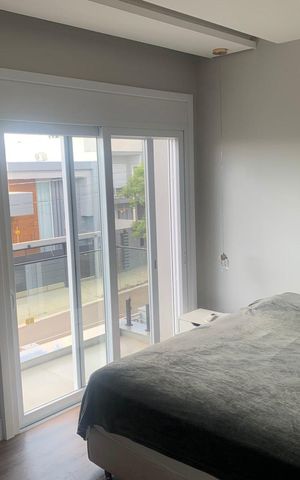 Casa à venda com 225m², 3 quartos e 4 vagas Casa à venda com 225m², 3 quartos e 4 vagasQuarto