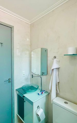 Apartamento à venda com 46m², 2 quartos e 1 vaga Apartamento à venda com 46m², 2 quartos e 1 vagaBanheiro