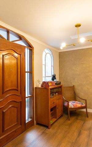 Casa à venda com 250m², 3 quartos e 2 vagas Casa à venda com 250m², 3 quartos e 2 vagasSala