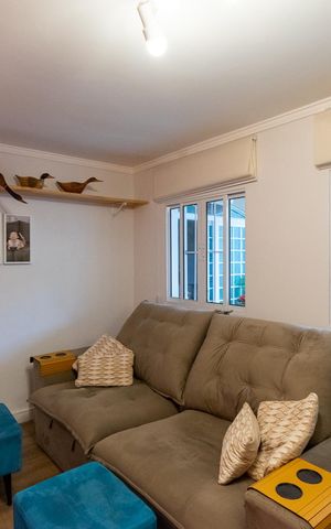 Casa à venda com 250m², 3 quartos e 2 vagas Casa à venda com 250m², 3 quartos e 2 vagasSala