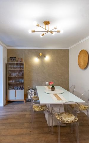 Casa à venda com 250m², 3 quartos e 2 vagas Casa à venda com 250m², 3 quartos e 2 vagasSala de Jantar