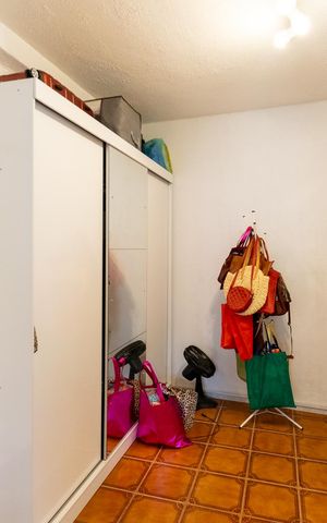 Casa à venda com 250m², 3 quartos e 2 vagas Casa à venda com 250m², 3 quartos e 2 vagasCloset do Quarto 2