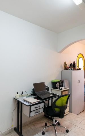Casa à venda com 250m², 3 quartos e 2 vagas Casa à venda com 250m², 3 quartos e 2 vagasQuarto 3
