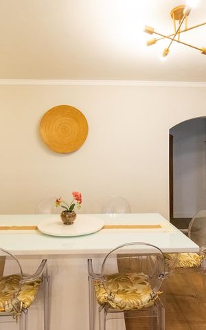 Casa à venda com 250m², 3 quartos e 2 vagas Casa à venda com 250m², 3 quartos e 2 vagasSala de Jantar