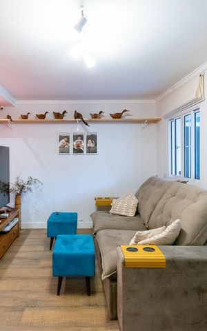 Casa à venda com 250m², 3 quartos e 2 vagas Casa à venda com 250m², 3 quartos e 2 vagasSala
