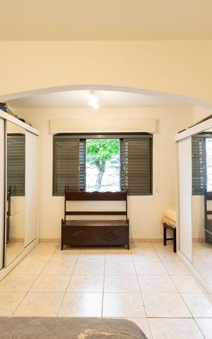 Casa à venda com 250m², 3 quartos e 2 vagas Casa à venda com 250m², 3 quartos e 2 vagasQuarto 2