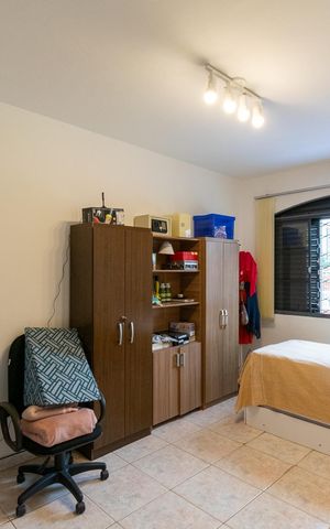 Casa à venda com 250m², 3 quartos e 2 vagas Casa à venda com 250m², 3 quartos e 2 vagasSuíte