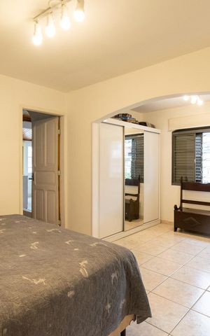 Casa à venda com 250m², 3 quartos e 2 vagas Casa à venda com 250m², 3 quartos e 2 vagasQuarto 2