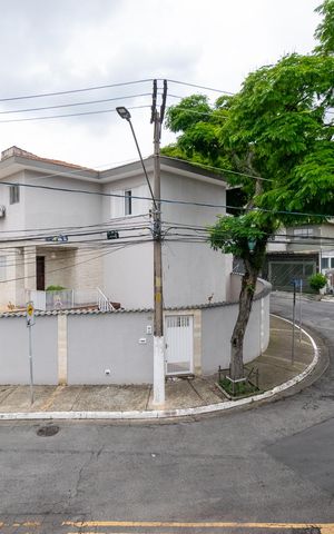 Casa à venda com 250m², 3 quartos e 2 vagas Casa à venda com 250m², 3 quartos e 2 vagasVista do Escritório