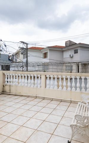 Casa à venda com 250m², 3 quartos e 2 vagas Casa à venda com 250m², 3 quartos e 2 vagasSacada do Escritório