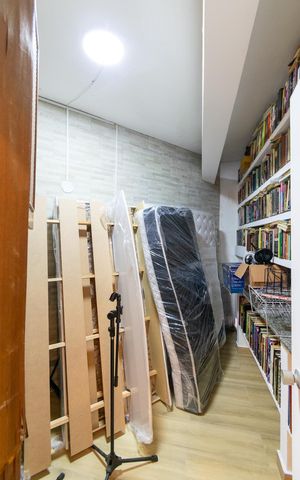 Casa à venda com 250m², 3 quartos e 2 vagas Casa à venda com 250m², 3 quartos e 2 vagasSalão de Festas