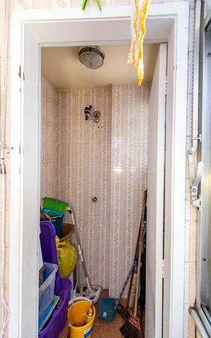 Apartamento à venda com 76m², 2 quartos e 1 vaga Apartamento à venda com 76m², 2 quartos e 1 vagaBanheiro de serviço