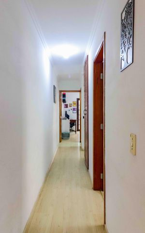 Casa à venda com 125m², 3 quartos e 2 vagas Casa à venda com 125m², 3 quartos e 2 vagasCorredor Quartos
