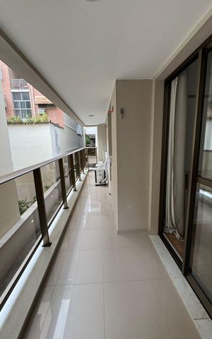 Apartamento à venda com 69m², 2 quartos e 1 vaga Apartamento à venda com 69m², 2 quartos e 1 vagaVaranda