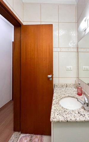 Casa à venda com 112m², 2 quartos e 1 vaga Casa à venda com 112m², 2 quartos e 1 vagaBanheiro Social