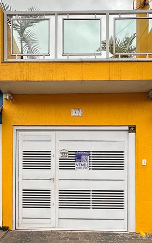 Casa à venda com 112m², 2 quartos e 1 vaga Casa à venda com 112m², 2 quartos e 1 vagaFachada