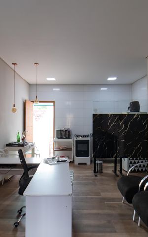 Casa à venda com 100m², 3 quartos e sem vaga Casa à venda com 100m², 3 quartos e sem vagaSala