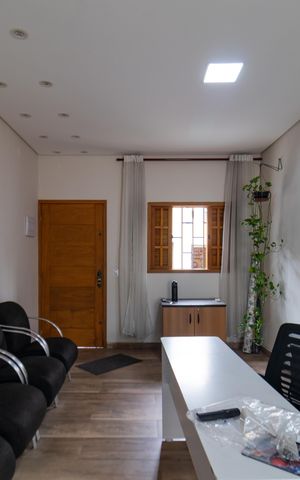 Casa à venda com 100m², 3 quartos e sem vaga Casa à venda com 100m², 3 quartos e sem vagaSala