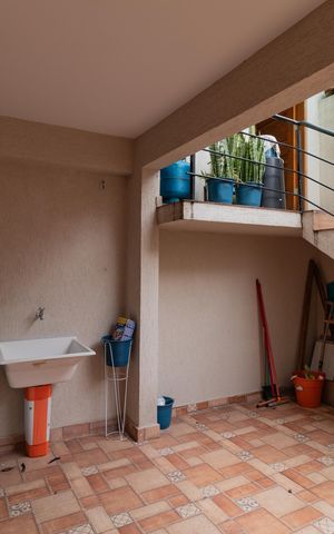 Casa à venda com 100m², 3 quartos e sem vaga Casa à venda com 100m², 3 quartos e sem vagaÁrea de Serviço