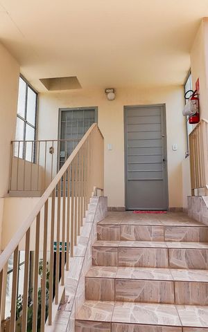 Apartamento à venda com 45m², 2 quartos e 1 vagaEscada