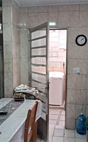 Casa à venda com 178m², 2 quartos e 1 vaga