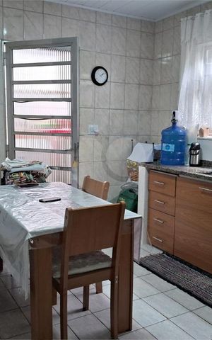 Casa à venda com 178m², 2 quartos e 1 vaga