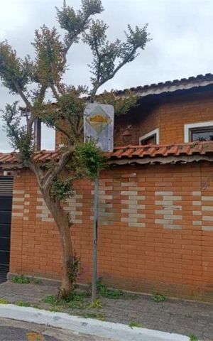 Casa à venda com 115m², 3 quartos e 4 vagas