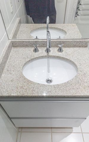 Apartamento para alugar com 60m², 2 quartos e 2 vagas Apartamento para alugar com 60m², 2 quartos e 2 vagasBanheiro