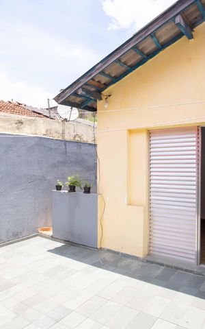 Casa para alugar com 80m², 1 quarto e 2 vagasVaranda