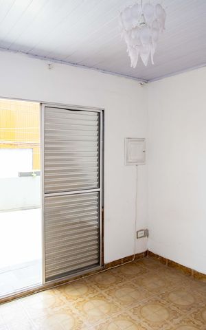 Casa para alugar com 80m², 1 quarto e 2 vagasSala
