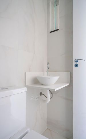 Apartamento à venda com 120m², 3 quartos e 4 vagasBanheiro da varanda