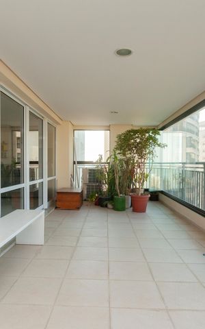 Apartamento para alugar com 223m², 4 quartos e 4 vagasSacada