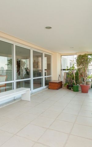 Apartamento para alugar com 223m², 4 quartos e 4 vagasSacada
