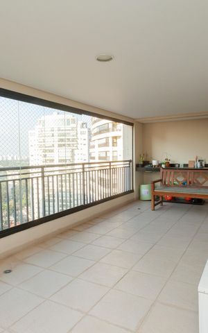 Apartamento para alugar com 223m², 4 quartos e 4 vagasSacada