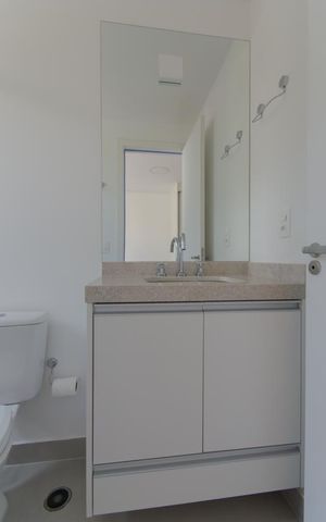 Casa de condomínio à venda com 103m², 2 quartos e 1 vaga Casa de condomínio à venda com 103m², 2 quartos e 1 vagaBanheiro da Suíte 2