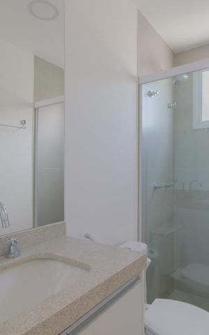 Casa de condomínio à venda com 103m², 2 quartos e 1 vaga Casa de condomínio à venda com 103m², 2 quartos e 1 vagaBanheiro da Suíte 1
