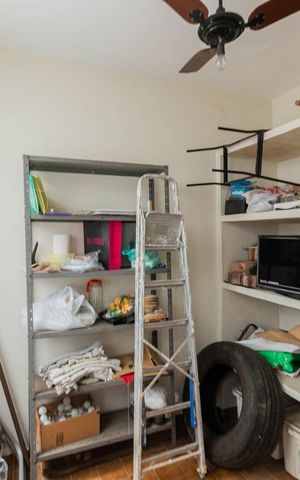 Casa à venda com 300m², 4 quartos e 2 vagasQuarto de Serviço