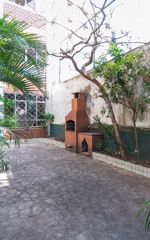 Casa à venda com 300m², 4 quartos e 2 vagasQuintal