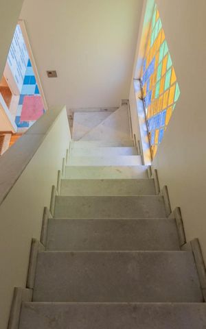 Casa à venda com 300m², 4 quartos e 2 vagasEscada