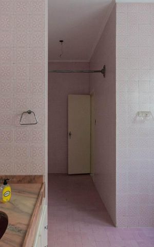 Casa à venda com 300m², 4 quartos e 2 vagasBanheiro