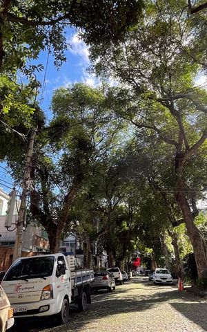 Casa à venda com 300m², 4 quartos e 2 vagasVista da Rua