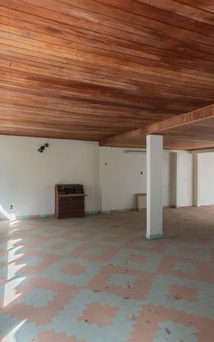 Casa à venda com 300m², 4 quartos e 2 vagasCobertura